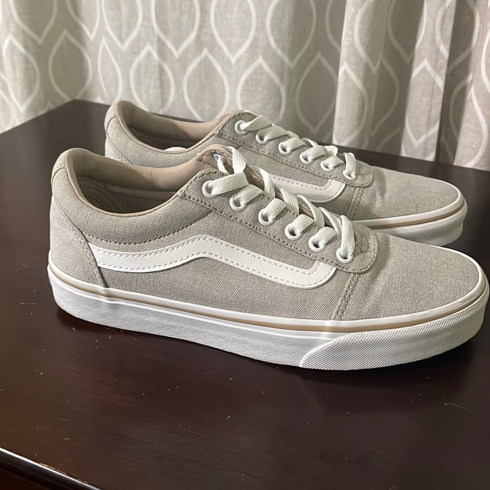 Beige womens Vans EUC